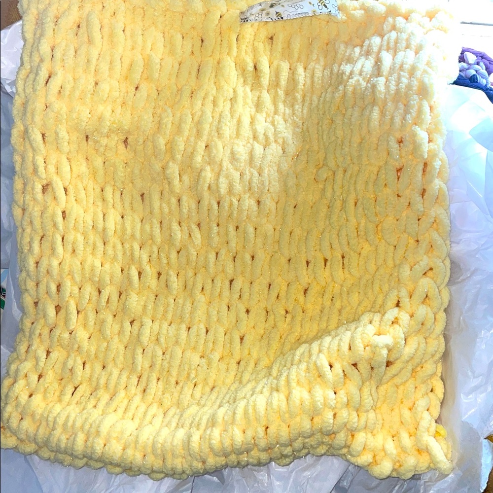 ☘️Handmade crochet pillow cover for 16” square form inserts ~ soft butter color